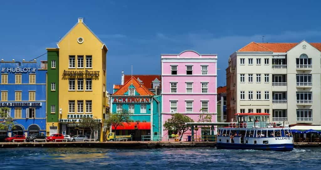 A view of colorful buildings on the waterfront in Cura?ao.